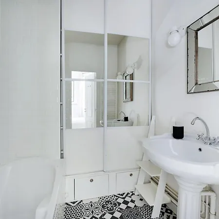 Beautiful 3br With Garden - Mirabeau - Mobility Lease Appartamento